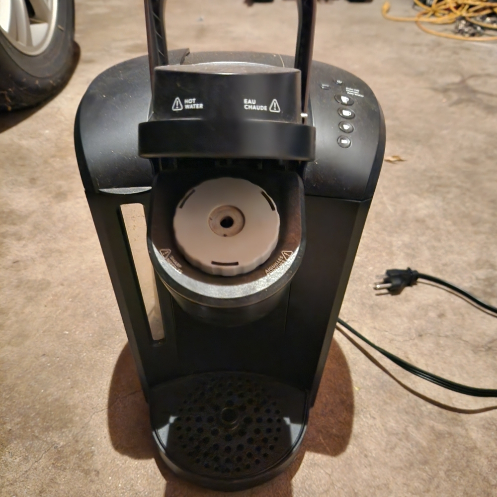 Keurig K-Select single serve coffee maker